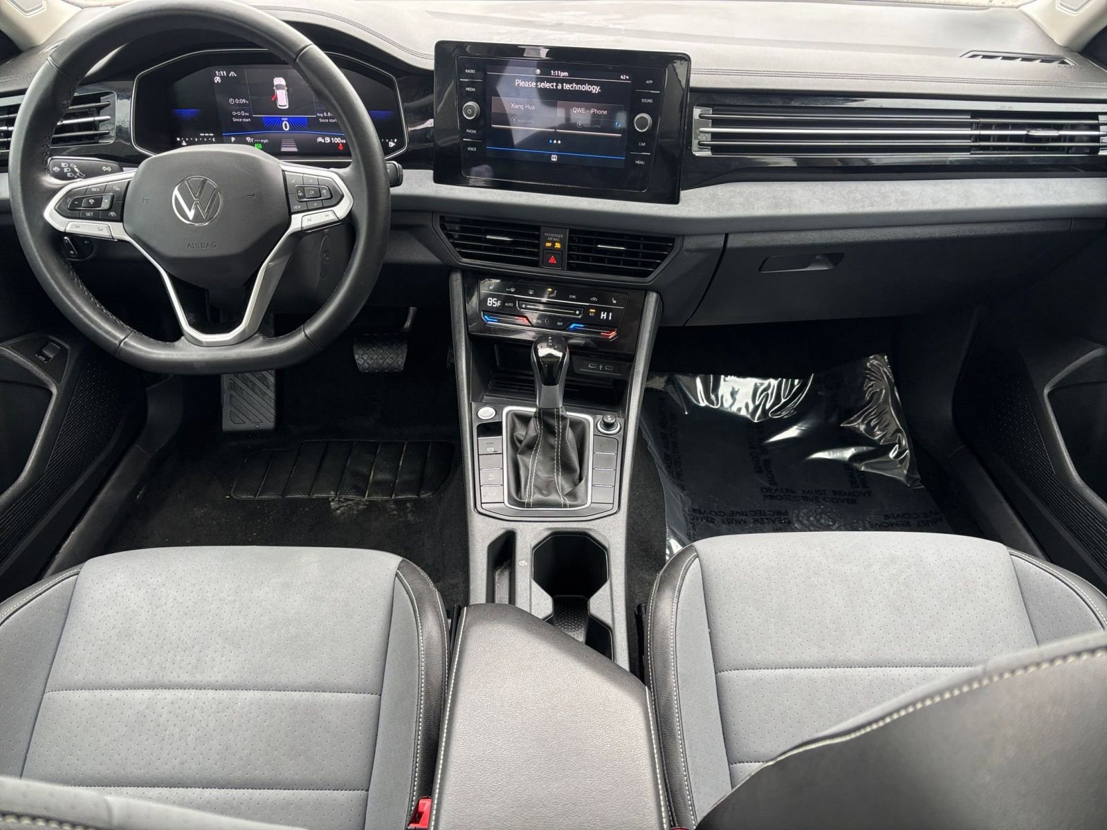 Used 2025 Volkswagen Jetta SE image 28