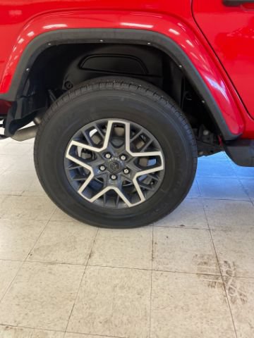 Used 2024 Jeep Wrangler Unlimited Sahara AWD/4WD image 32