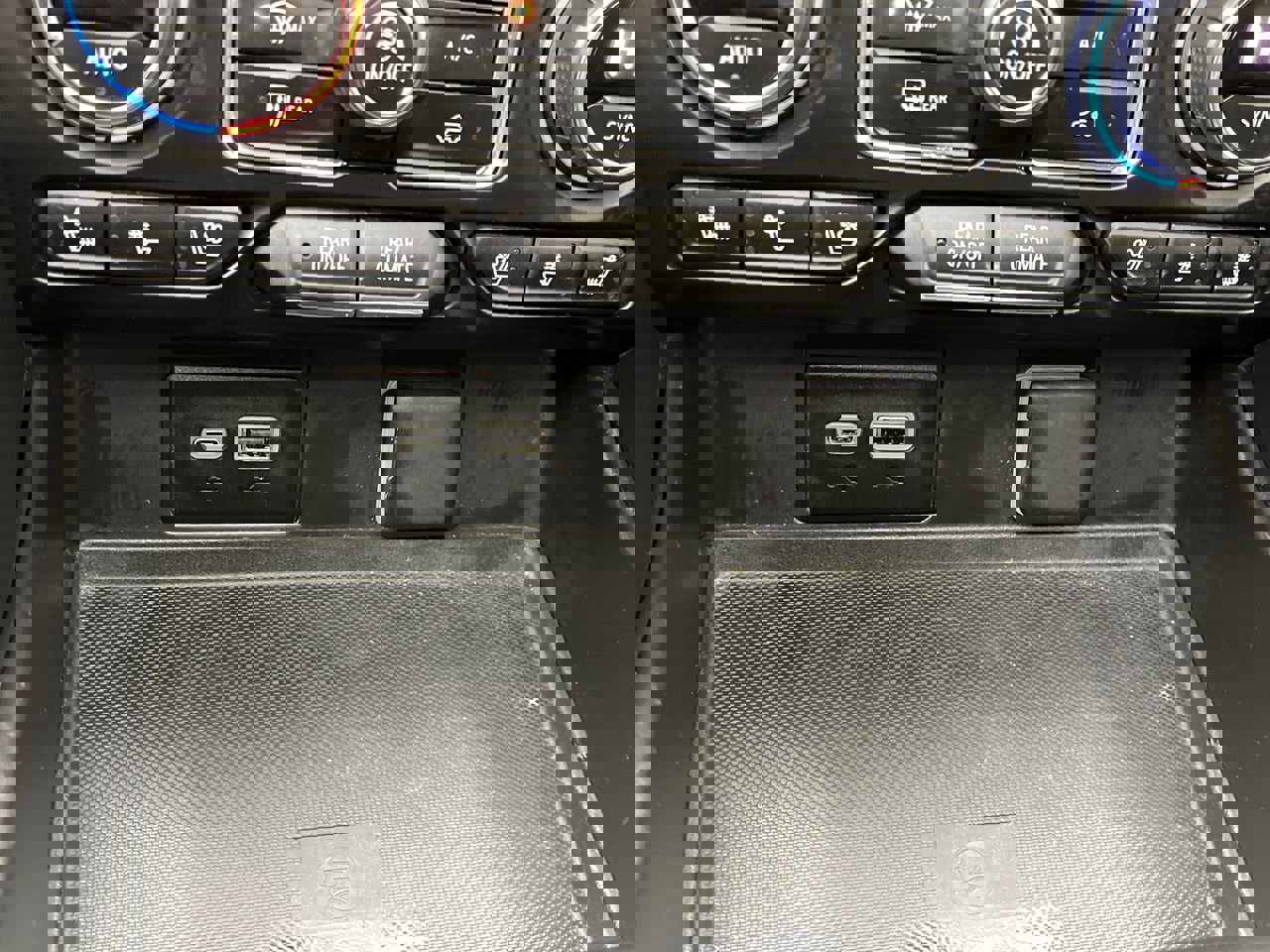 Certified 2024 Chevrolet Suburban Premier w/ Premium Package image 27