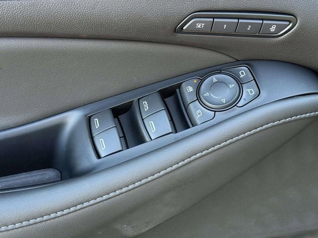 Used 2024 Buick Enclave Avenir w/ Avenir Technology Package AWD/4WD image 9