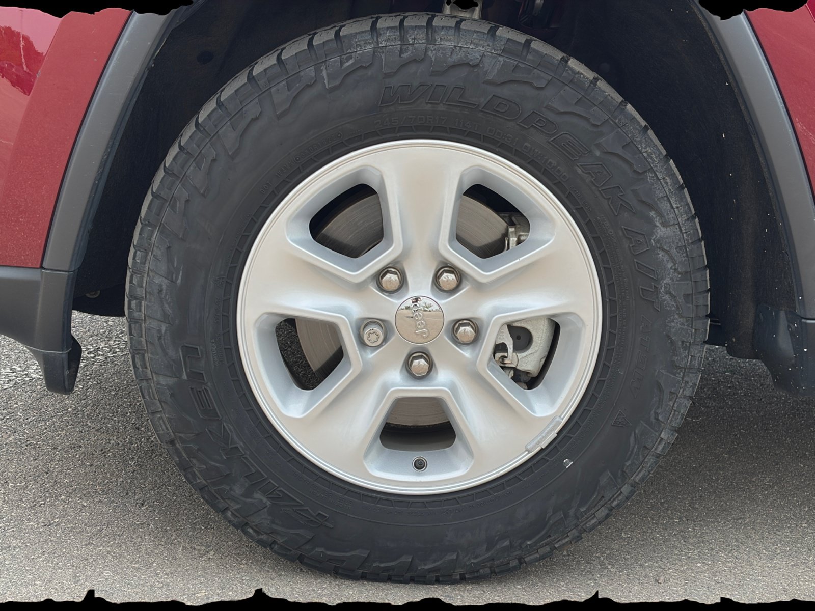 Used 2017 Jeep Grand Cherokee Laredo AWD/4WD image 12