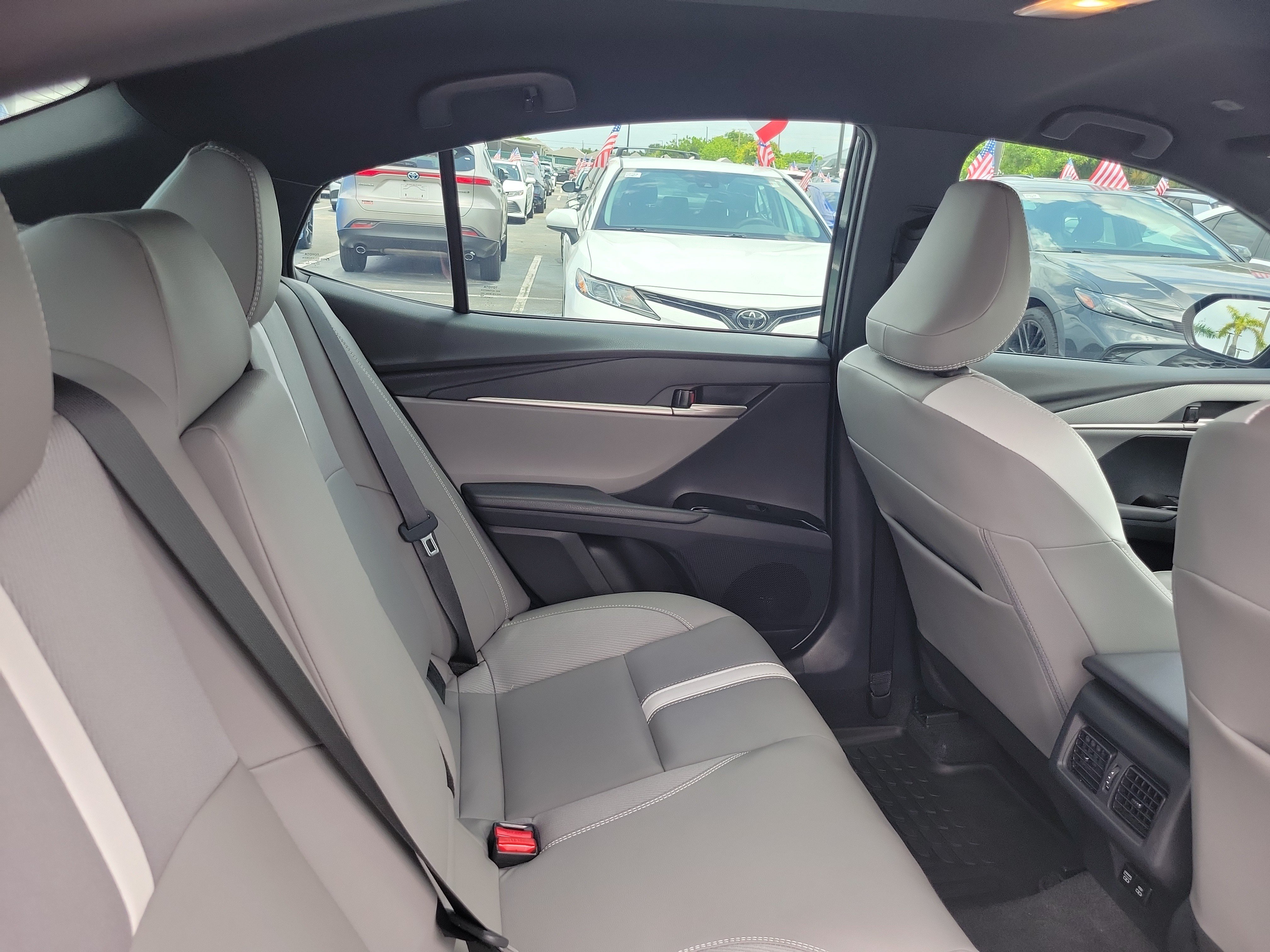 Used 2026 Toyota Camry SE FWD image 14