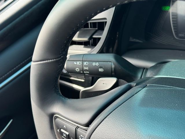 Used 2025 Lexus ES 300h w/ Premium Package FWD image 28