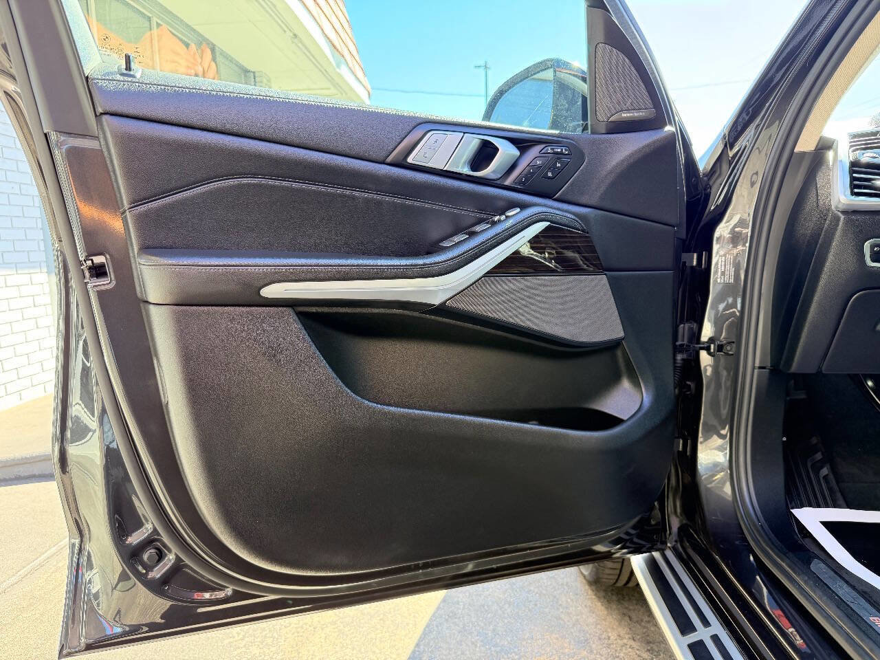 Used 2020 BMW X7 xDrive40i w/ Luxury Seating Package image 14