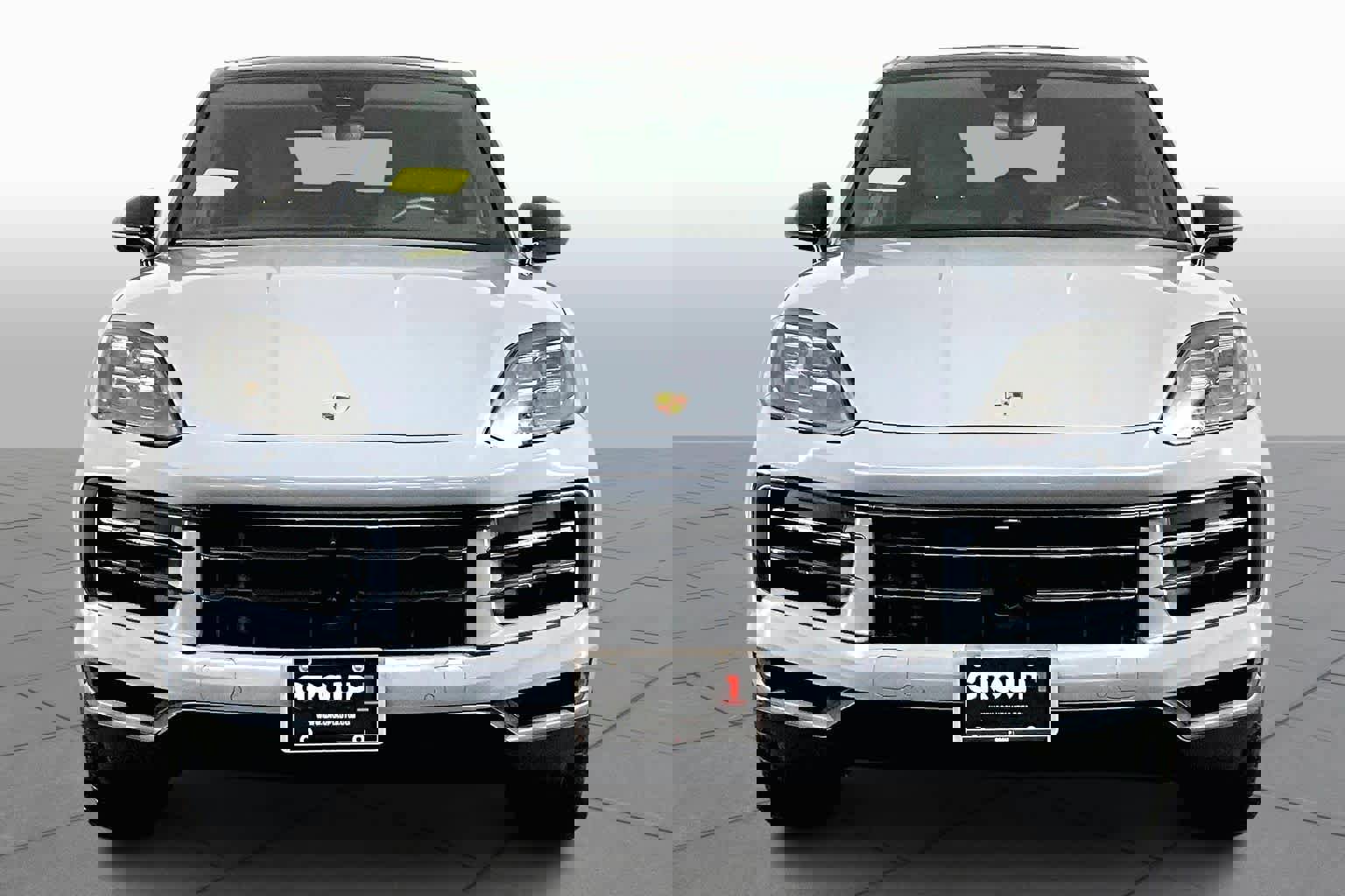 Used 2024 Porsche Cayenne Coupe image 3