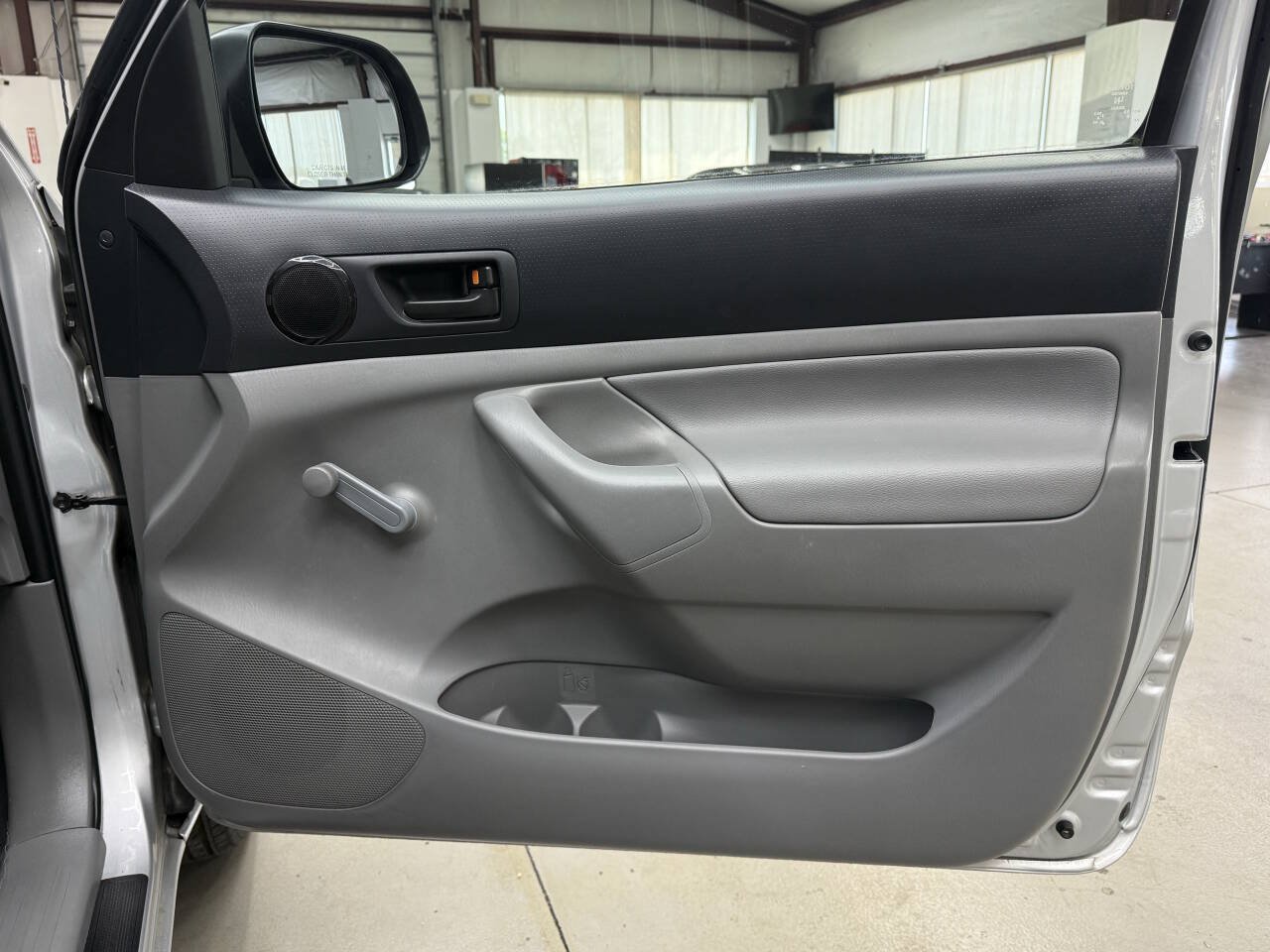 Used 2012 Toyota Tacoma 2WD Regular Cab image 12
