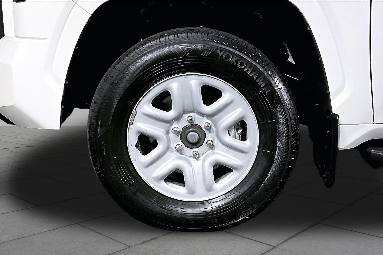 Used 2024 Toyota Tundra SR w/ SR Tow Package AWD/4WD image 10