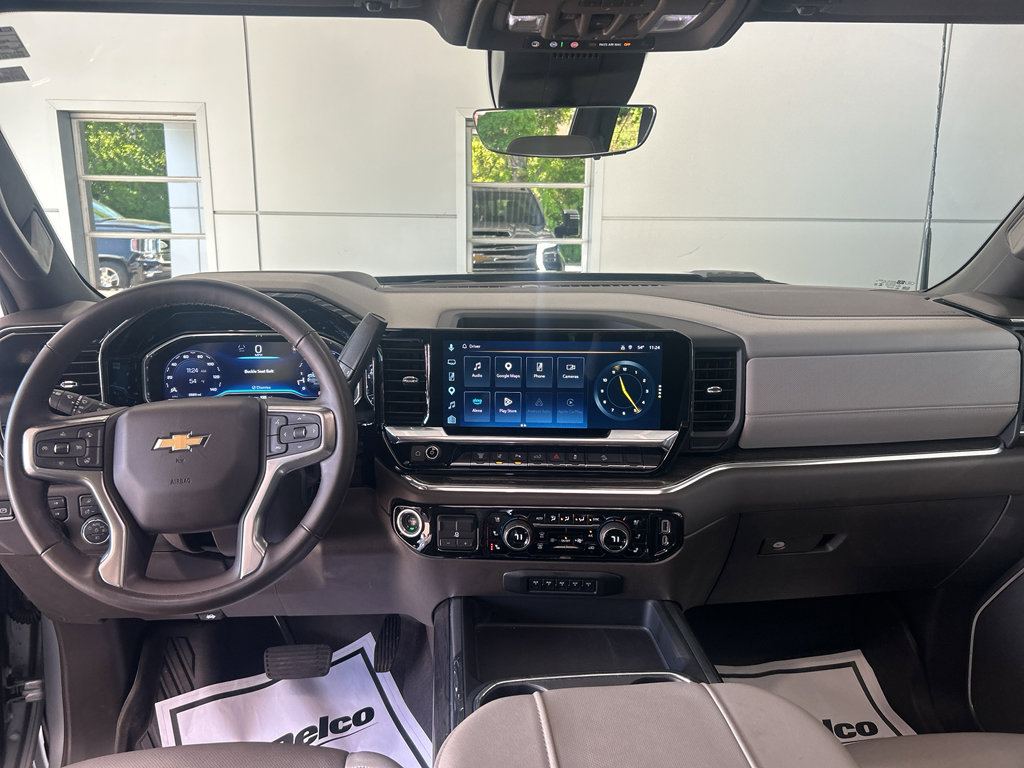 Used 2025 Chevrolet Silverado 2500 LTZ w/ LTZ Premium Package image 16