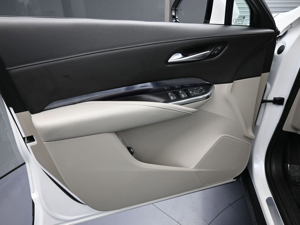 Used 2023 Cadillac XT4 Luxury image 13