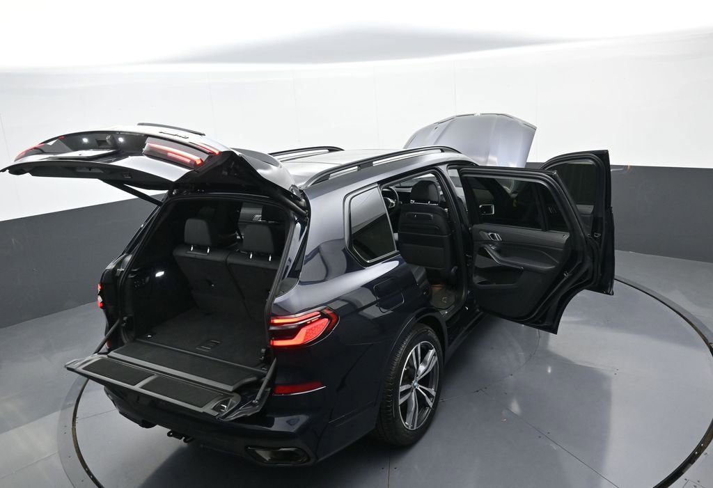 Used 2024 BMW X7 xDrive40i w/ Executive Package image 47