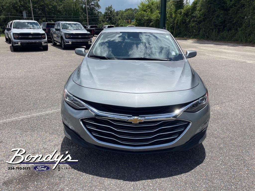 Used 2024 Chevrolet Malibu LT FWD image 2