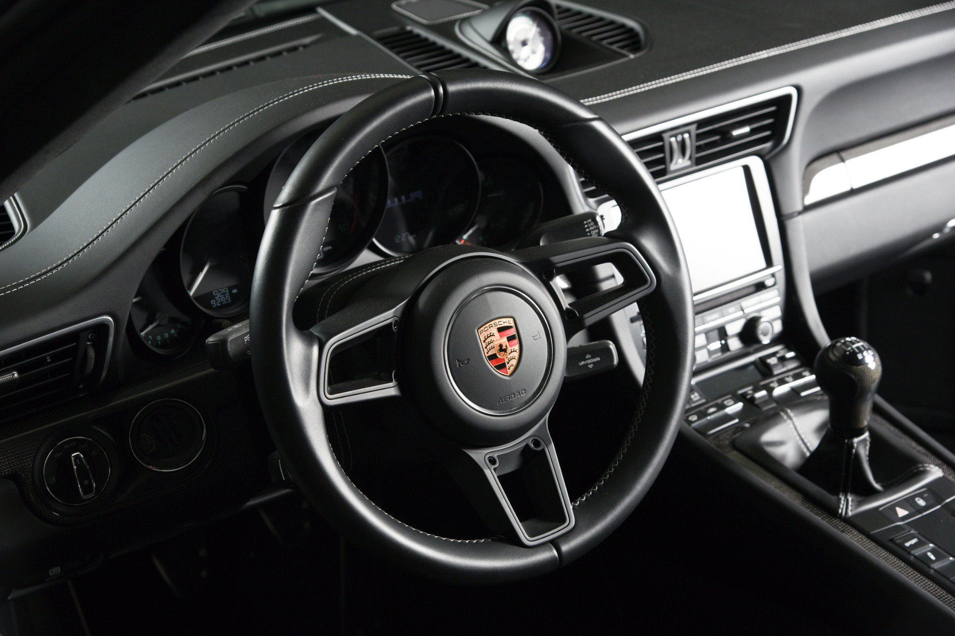 Used 2016 Porsche 911 R RWD image 3