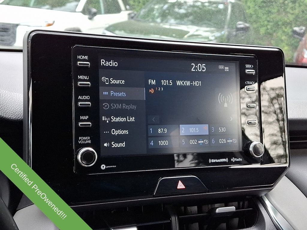 Used 2022 Toyota Venza LE AWD/4WD image 16