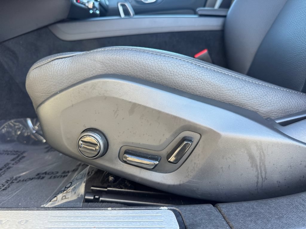 Certified 2025 Volvo V60 B5 Cross Country Plus AWD/4WD image 14
