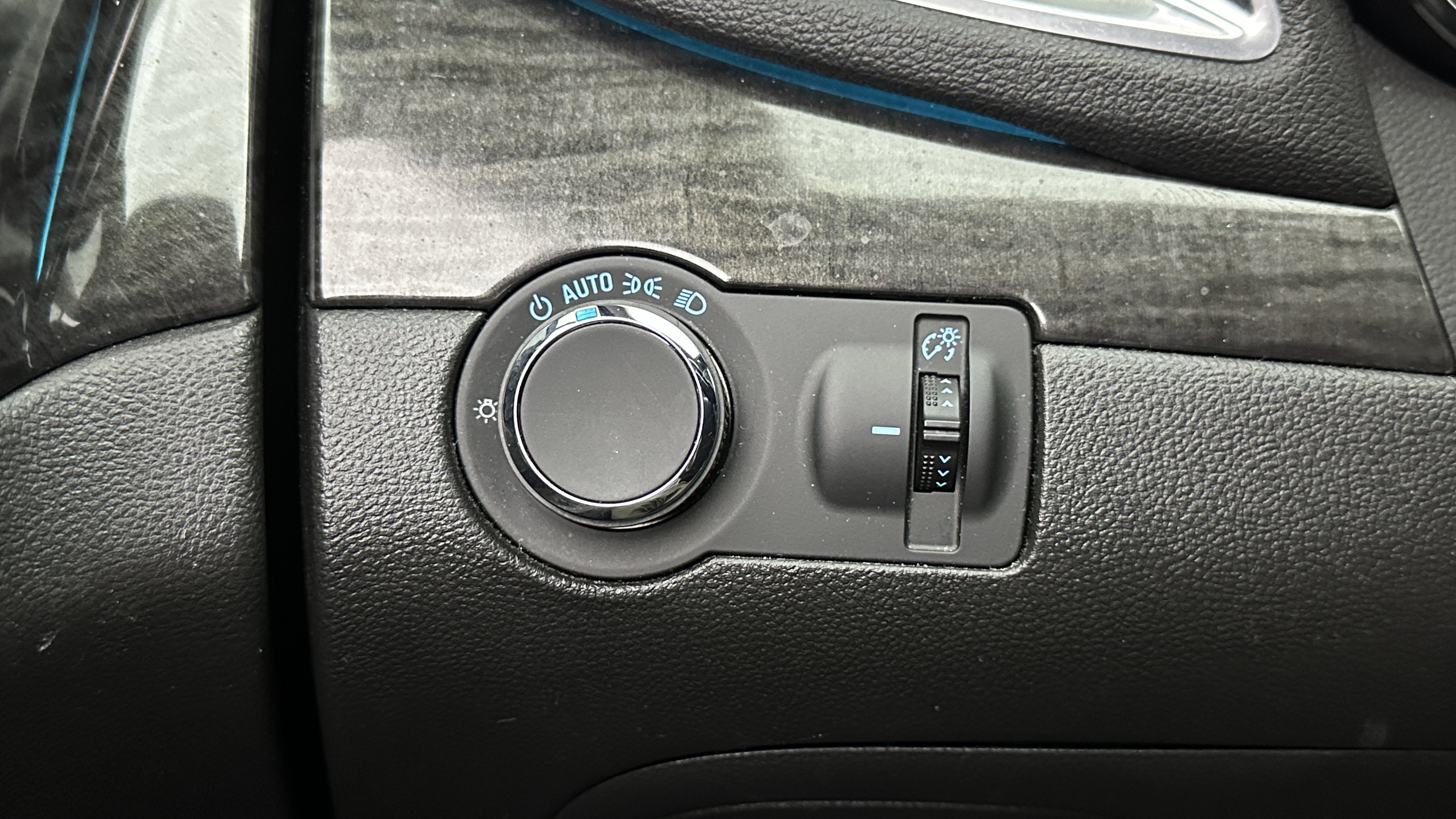 Used 2016 Buick Encore FWD image 23