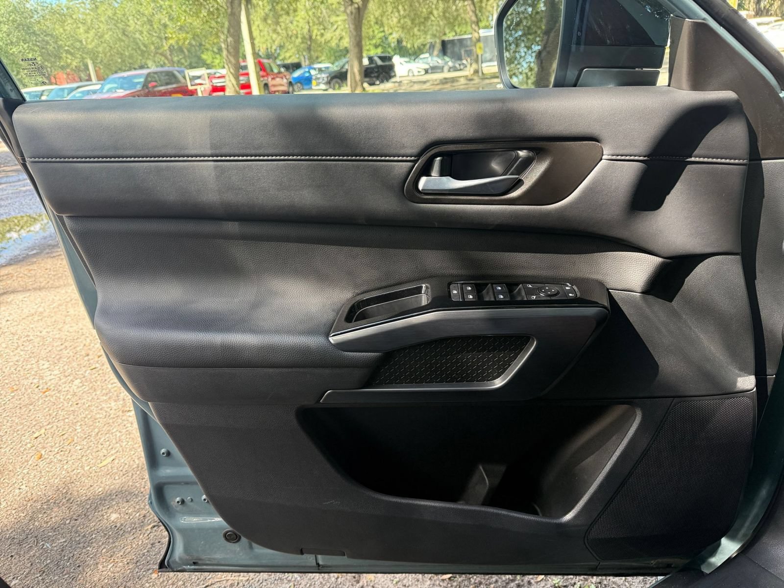 Used 2026 Nissan Pathfinder SL FWD image 19