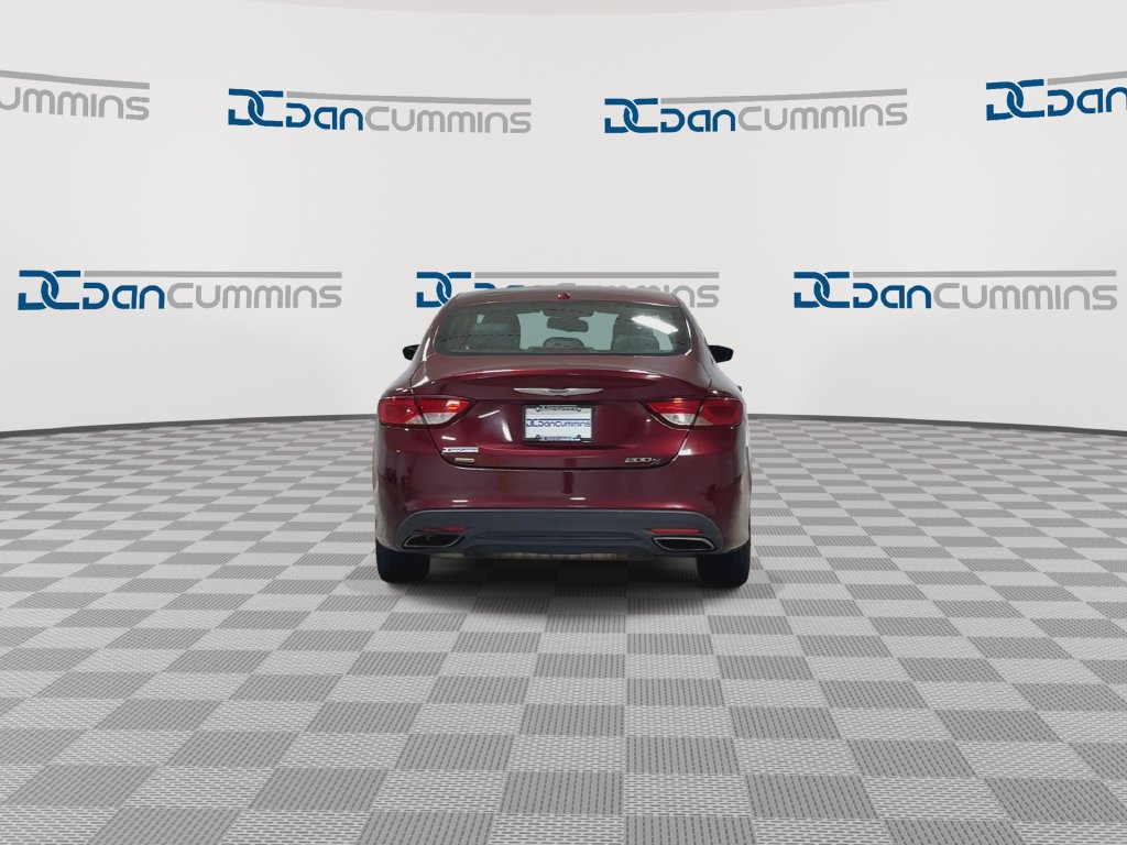 Used 2015 Chrysler 200 S FWD image 7