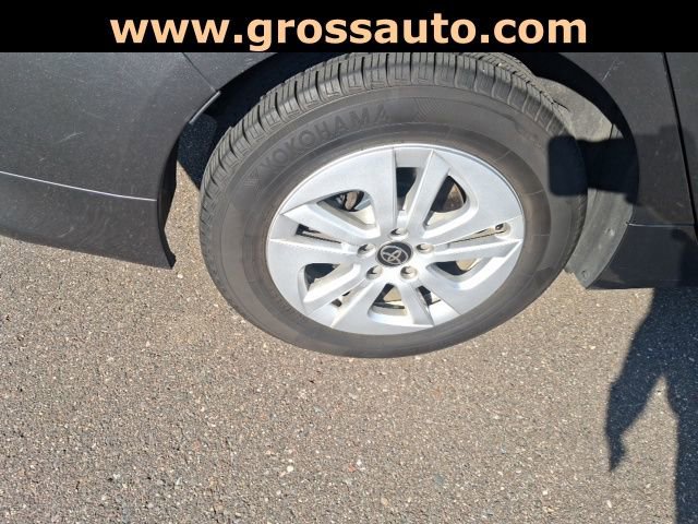 Used 2017 Toyota Prius Two image 31