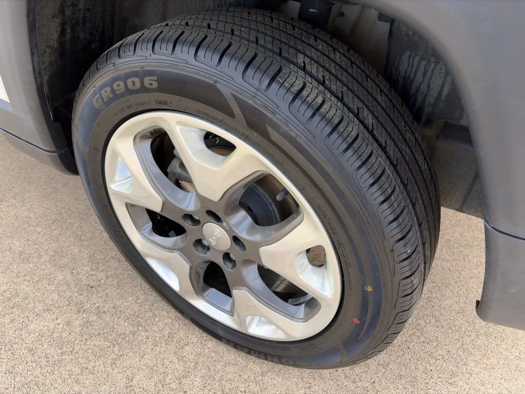 Used 2021 Jeep Compass Limited image 7