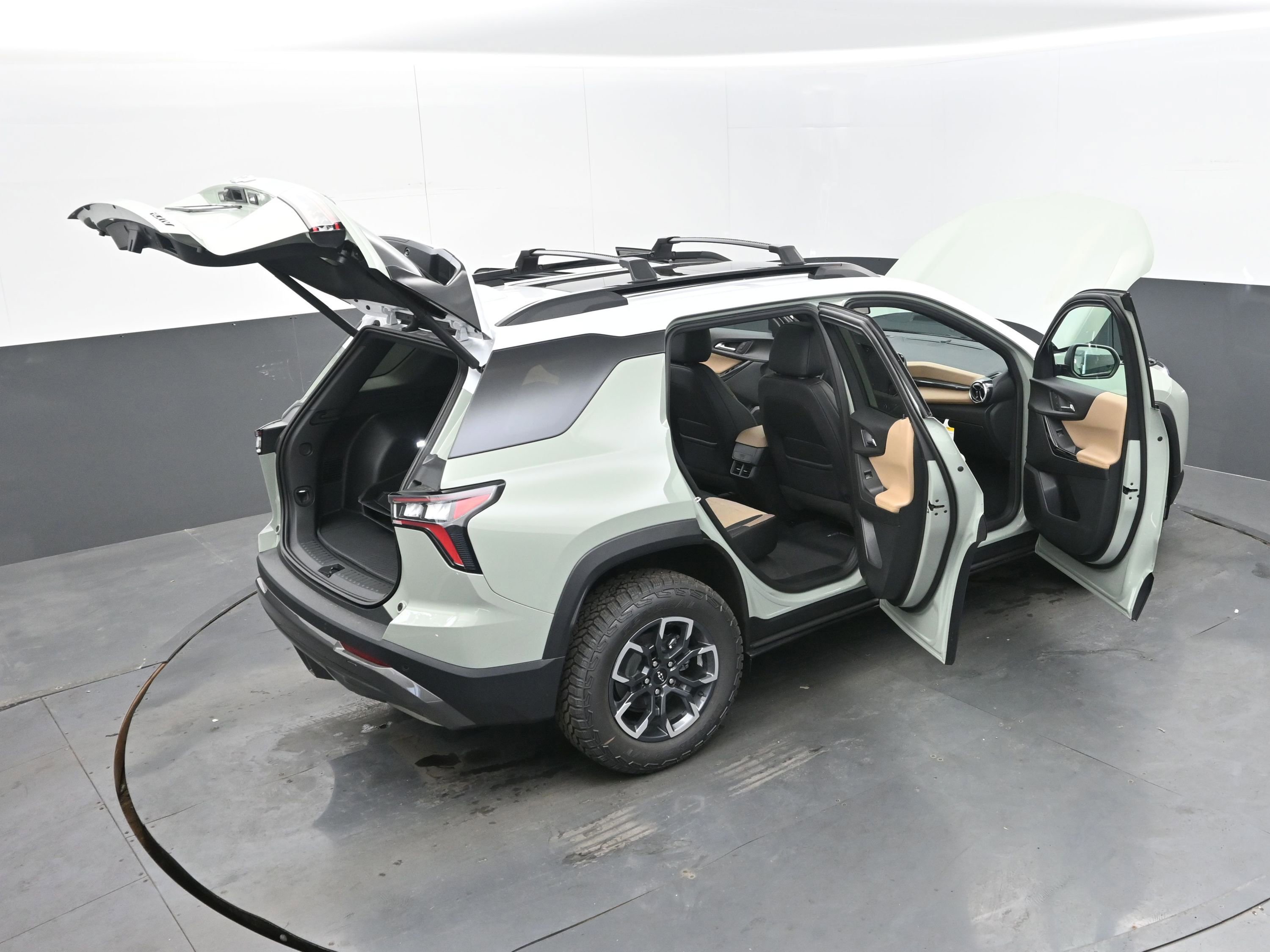 Used 2026 Chevrolet Equinox ACTIV w/ LPO, Floor Liner Package image 49