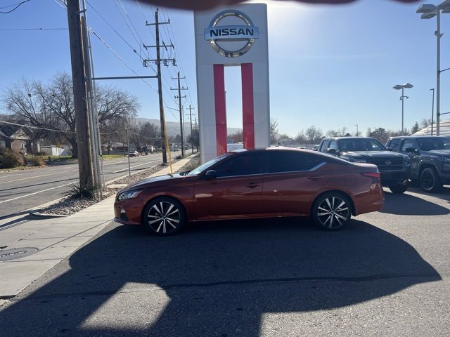 Used 2022 Nissan Altima 2.5 SR image 2