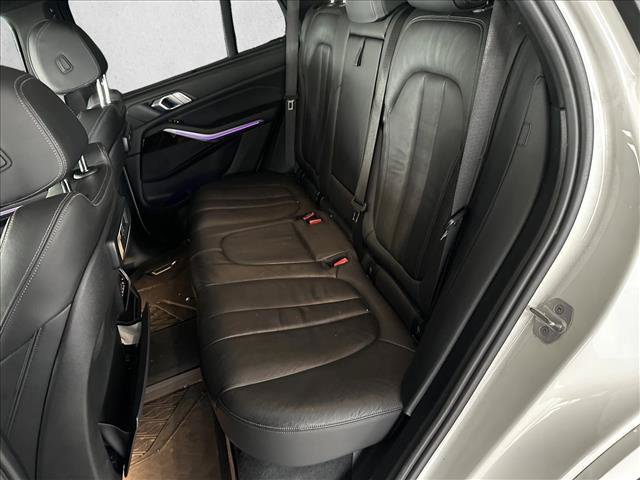 Used 2021 BMW X5 xDrive40i w/ M Sport Package AWD/4WD image 15