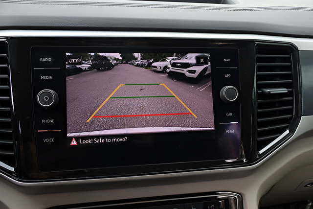 Used 2021 Volkswagen Atlas SEL R-Line FWD image 26