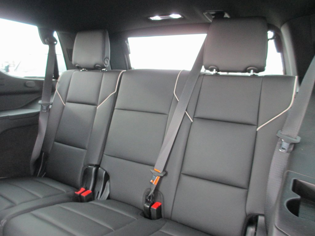 Used 2024 Cadillac Escalade Sport w/ LPO, ONYX Package image 22