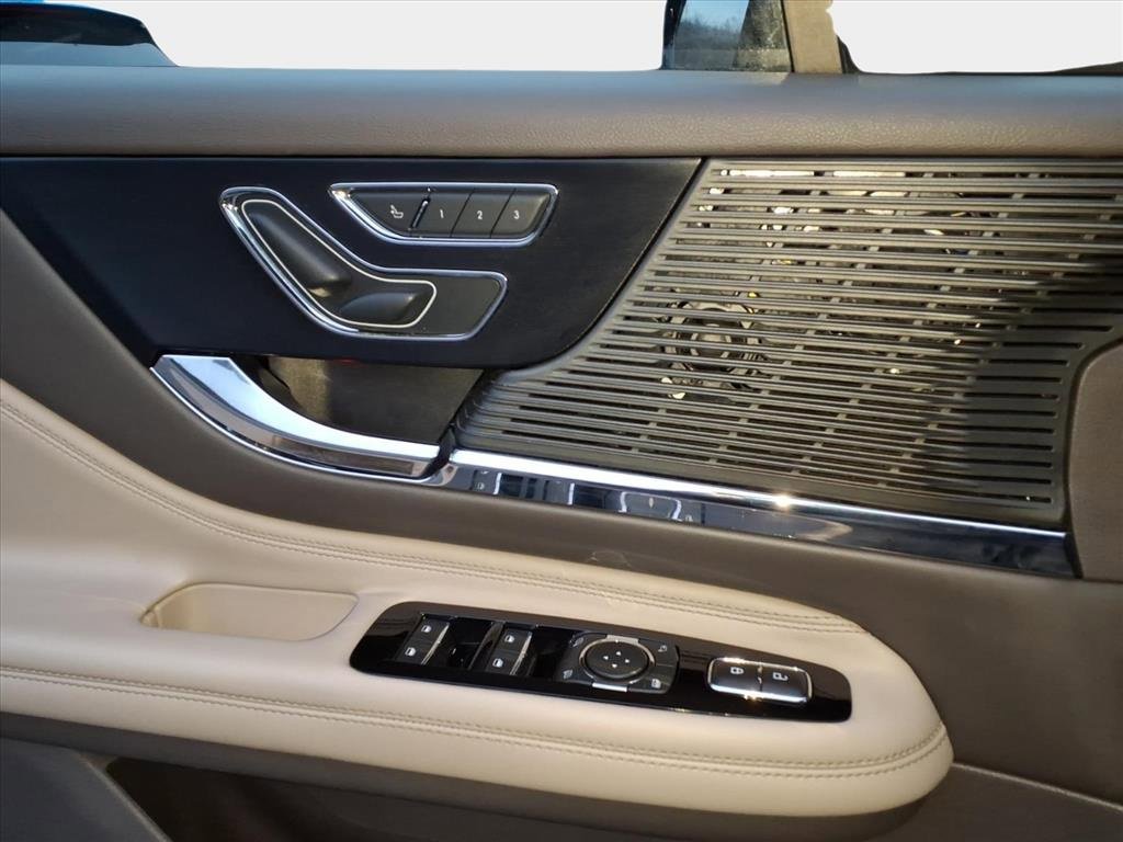 Used 2022 Lincoln Corsair Grand Touring image 18