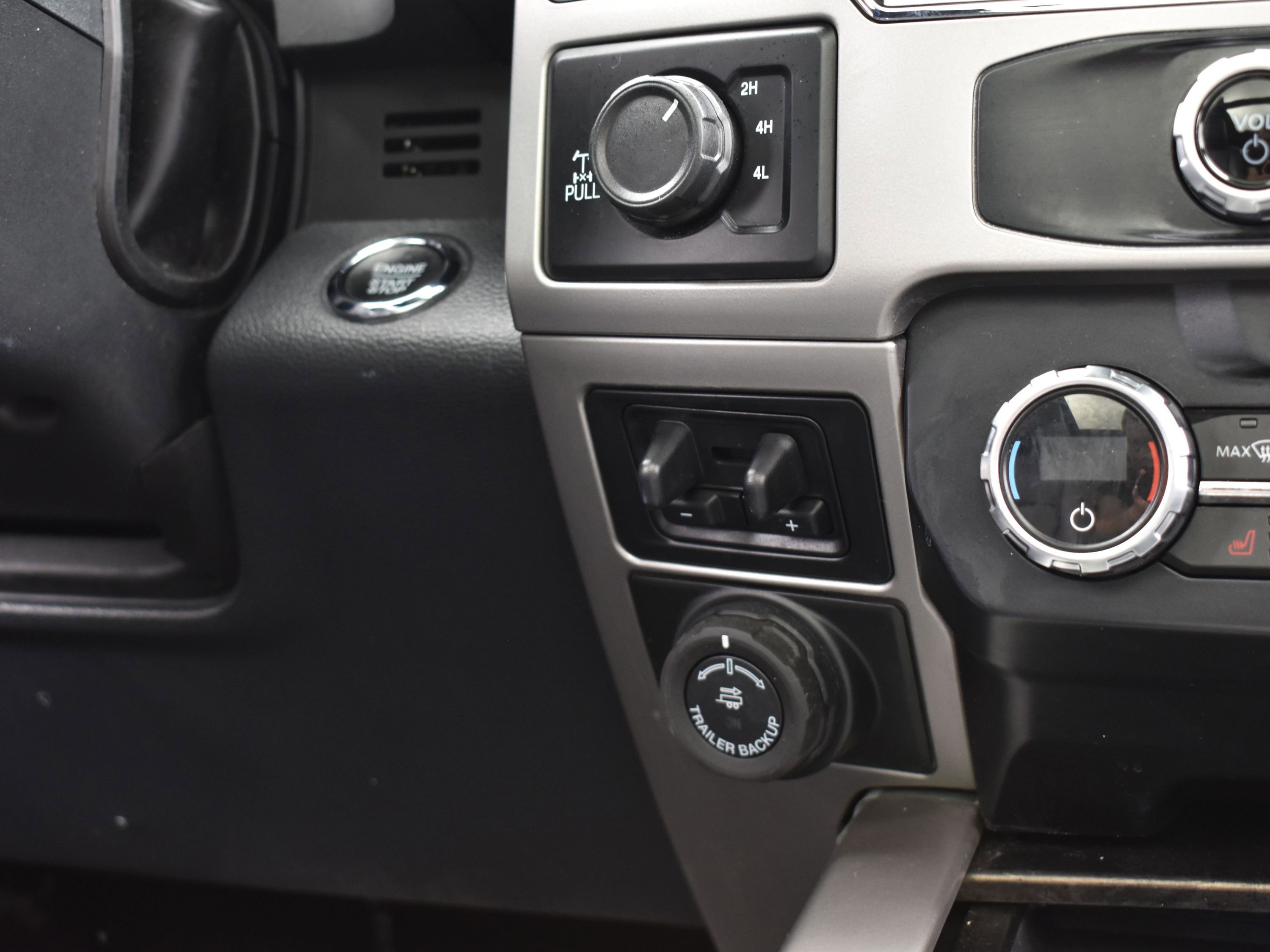 Used 2022 Ford F250 Lariat w/ Black Appearance Package image 37