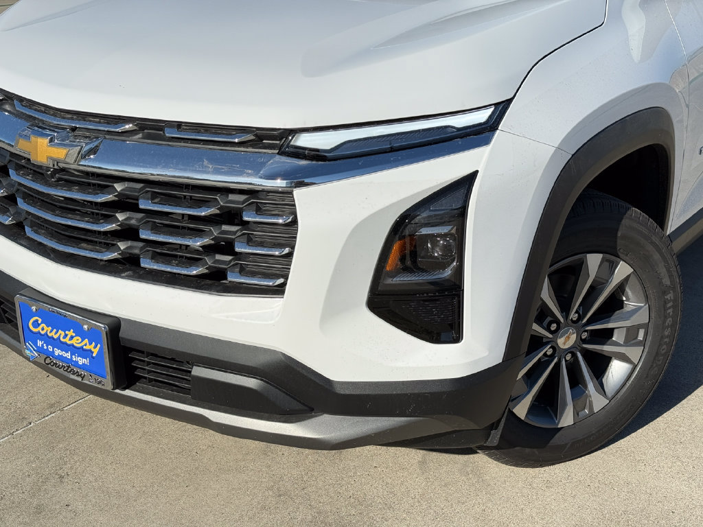 New 2027 Chevrolet Equinox LT w/ Convenience Package II FWD image 3