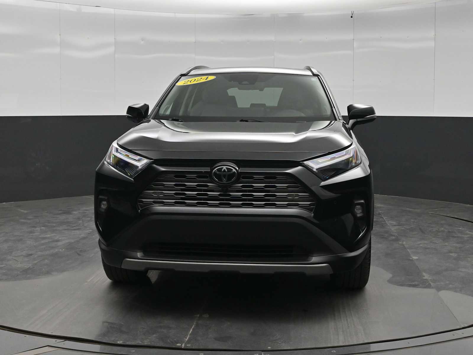 Used 2024 Toyota RAV4 Limited w/ Advanced Technology Package AWD/4WD image 3