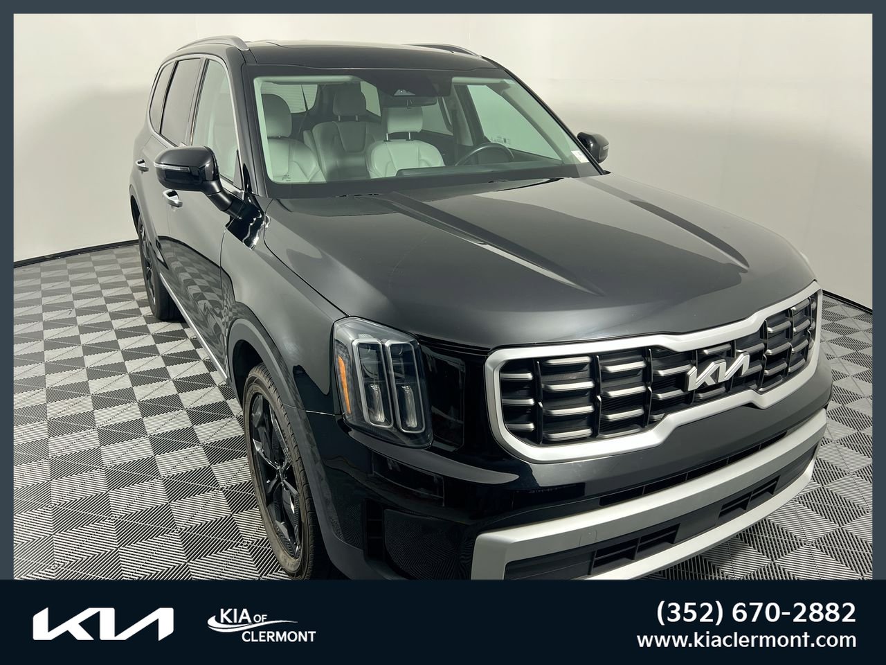 Used 2024 Kia Telluride S w/ S Sunroof Package FWD image 1
