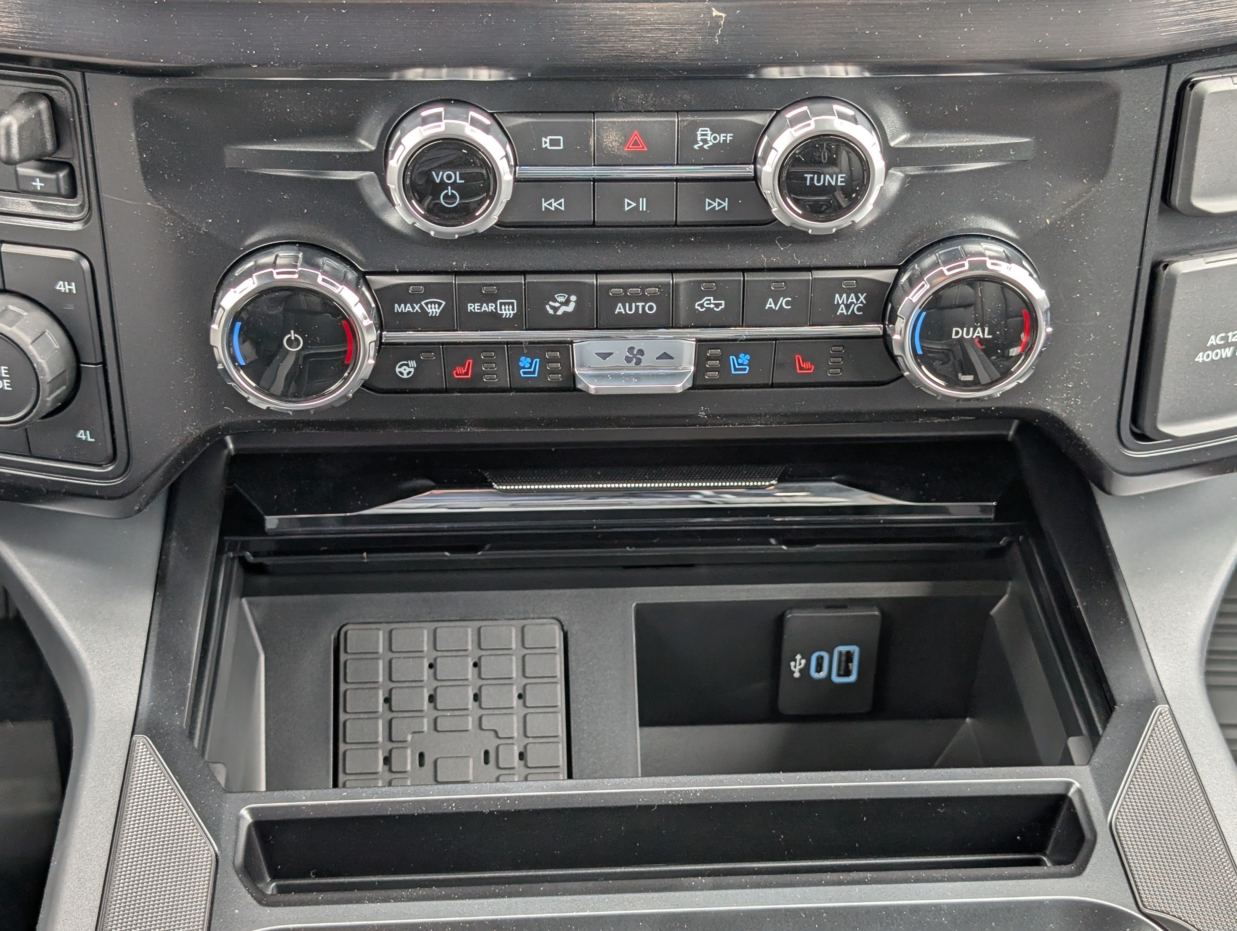 New 2026 Ford F350 Lariat w/ Black Appearance Package AWD/4WD image 22