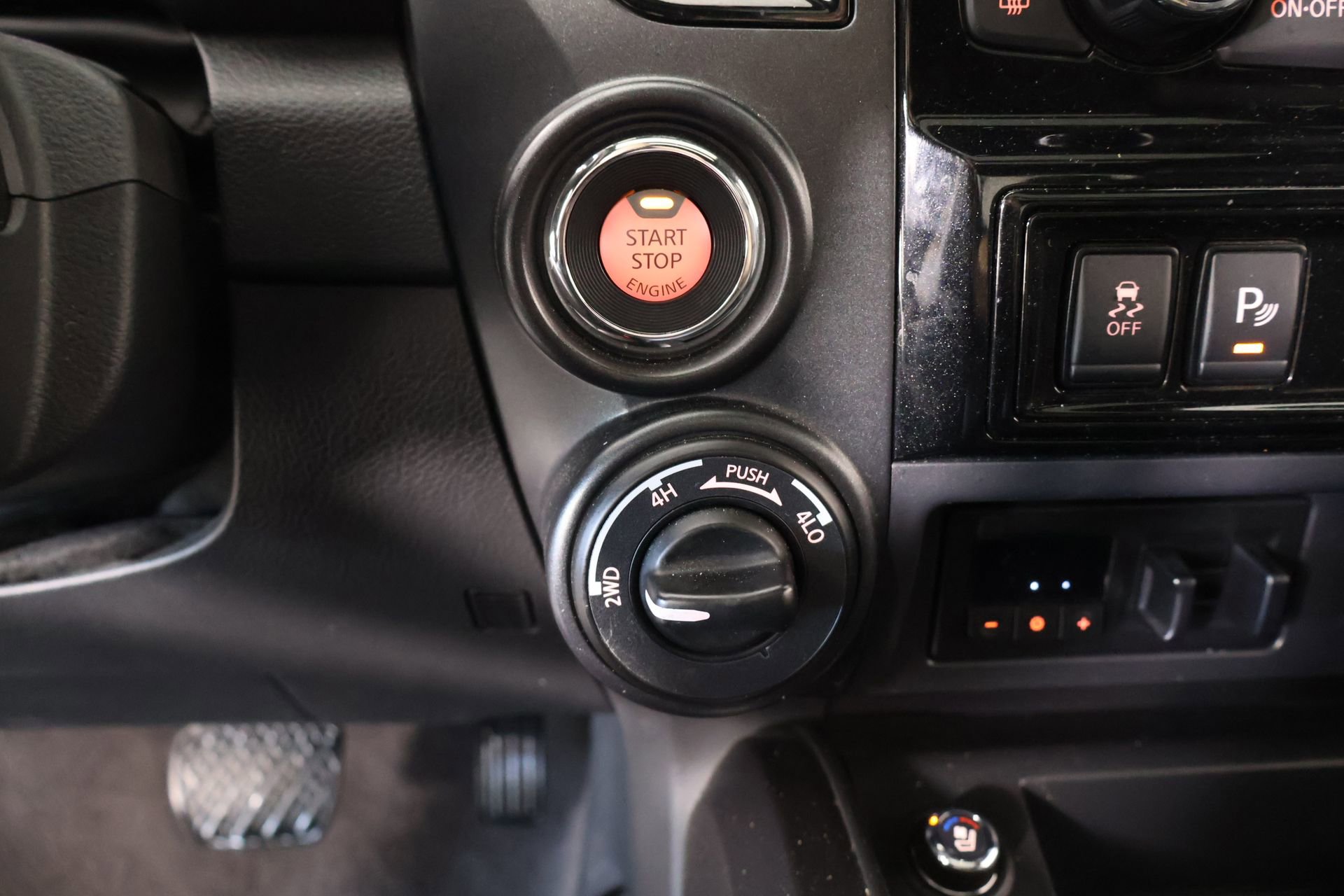 Used 2023 Nissan Titan PRO-4X w/ Pro-4x Convenience Package image 9