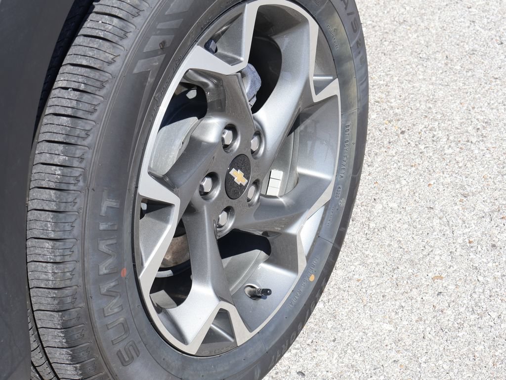Used 2025 Chevrolet Trax LT FWD image 36