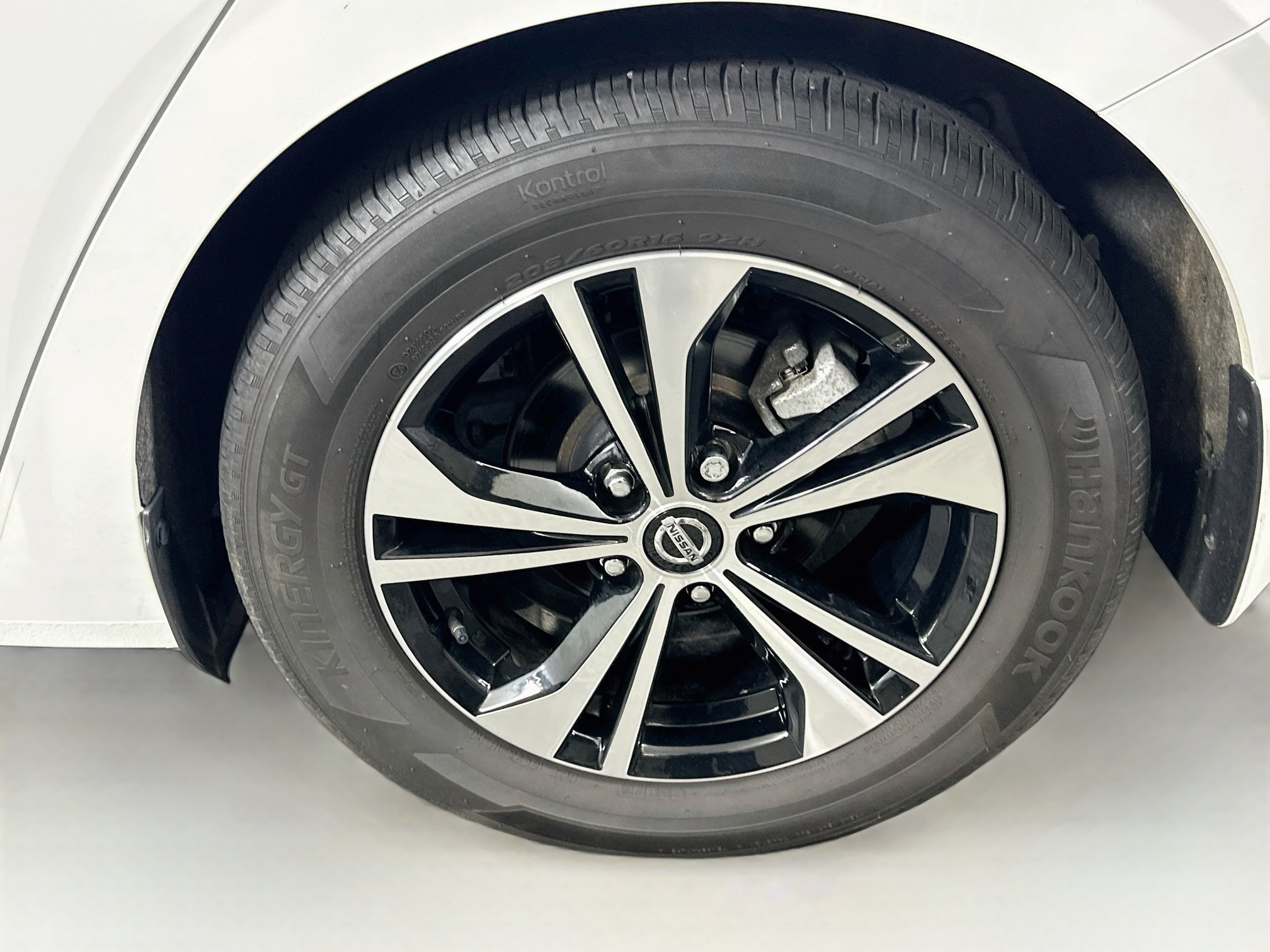 Used 2023 Nissan Sentra SV w/ All-Weather Package FWD image 11