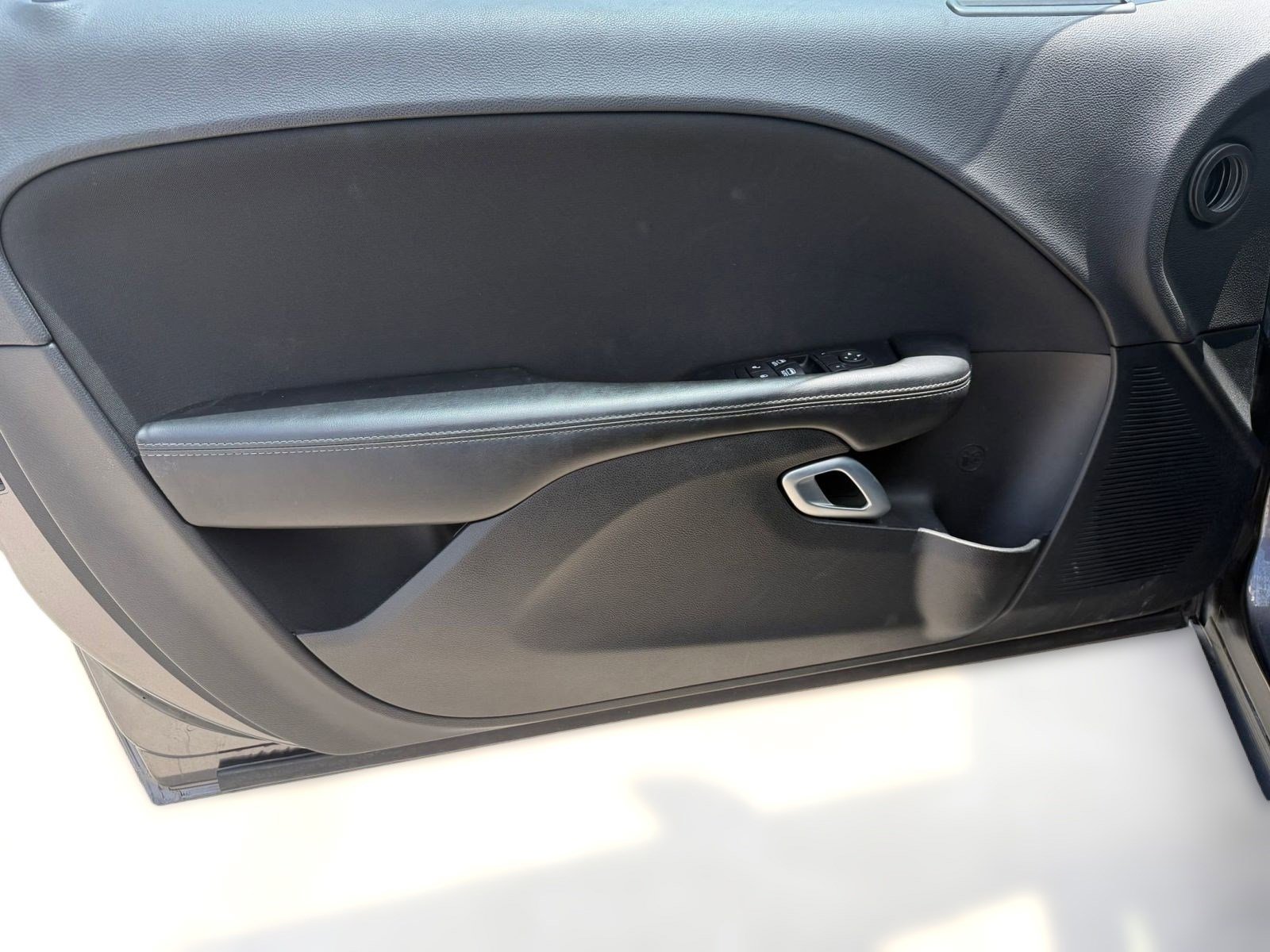 Used 2016 Dodge Challenger R/T RWD image 20