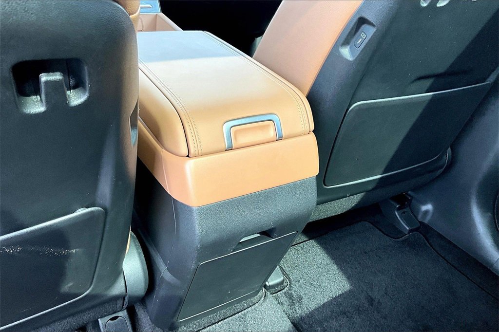 Used 2025 Hyundai Santa Fe Limited image 10