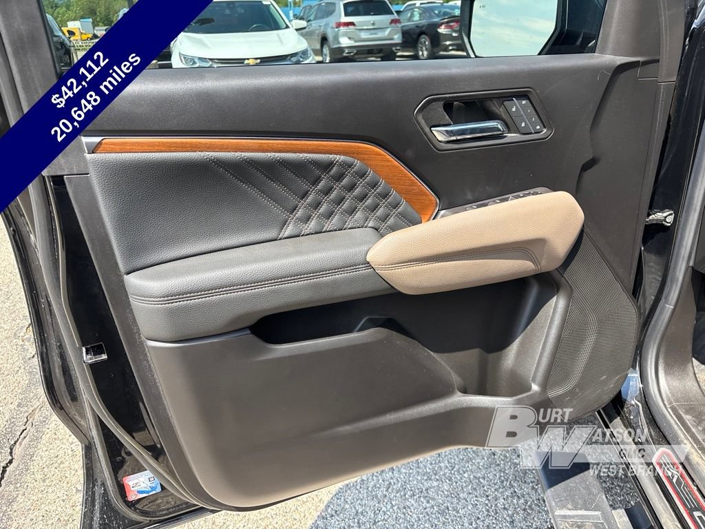 Used 2023 GMC Canyon Denali w/ Denali Black Edition AWD/4WD image 18