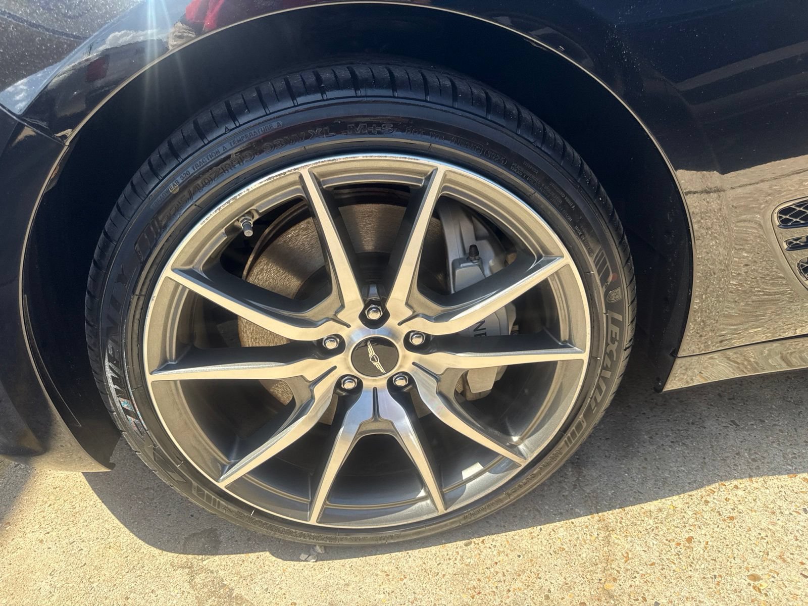 Used 2025 Genesis G70 2.5T RWD image 7
