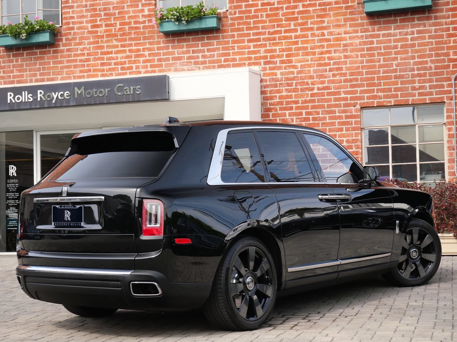 Certified 2021 Rolls-Royce Cullinan AWD/4WD image 2