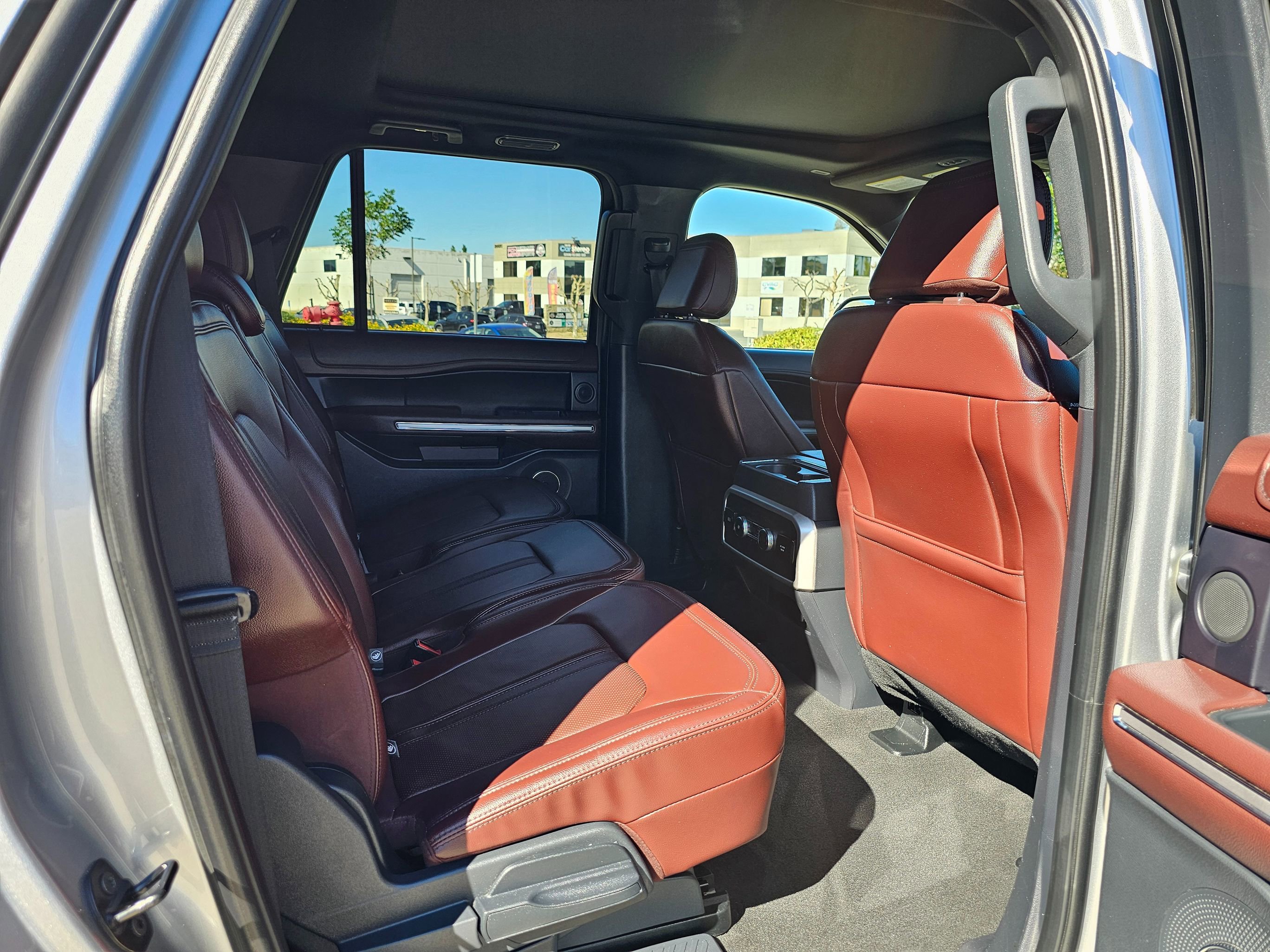 Used 2024 Ford Expedition Max Limited AWD/4WD image 32