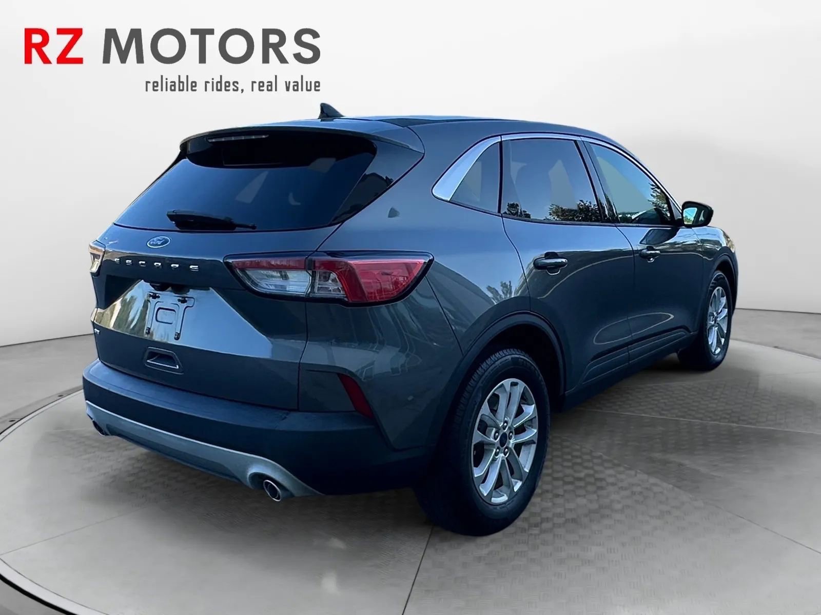 Used 2021 Ford Escape SE w/ Convenience Package image 5