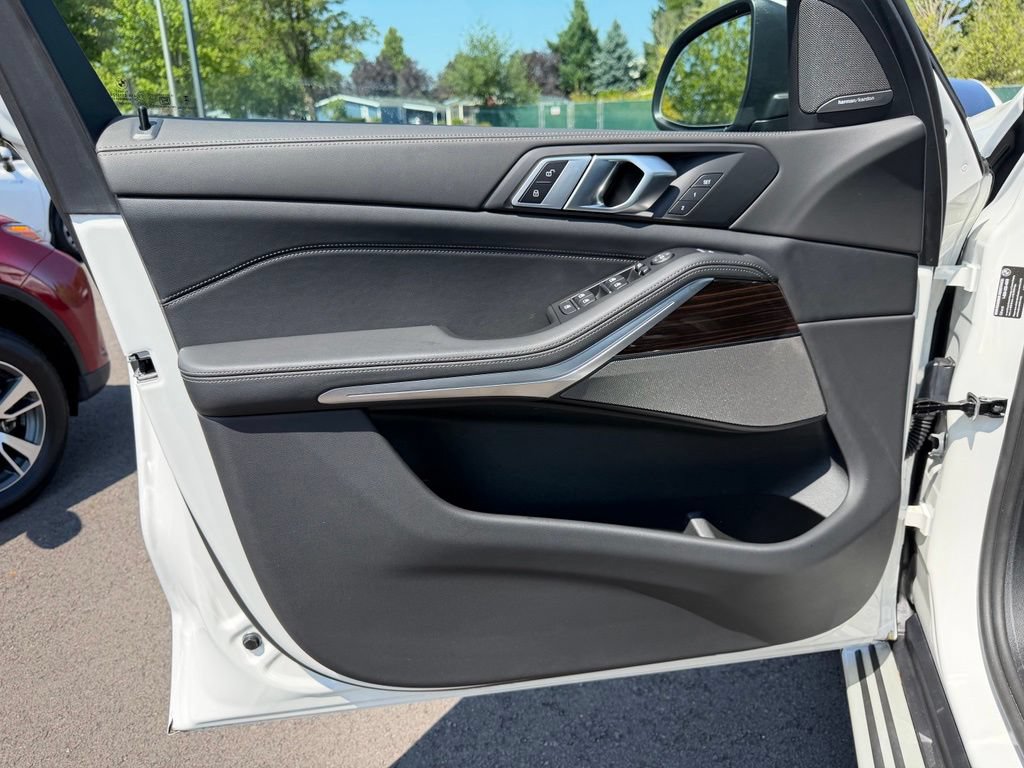 Used 2026 BMW X5 xDrive40i AWD/4WD image 9