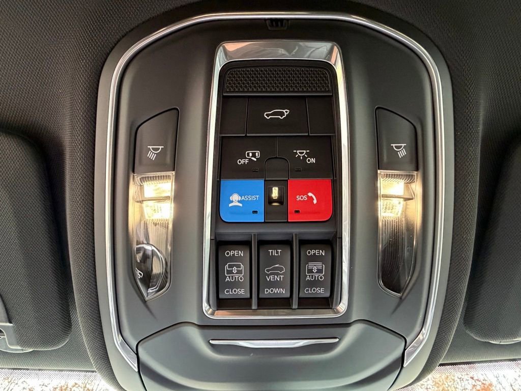 New 2025 Jeep Grand Cherokee Limited w/ Luxury Tech Group II AWD/4WD image 24
