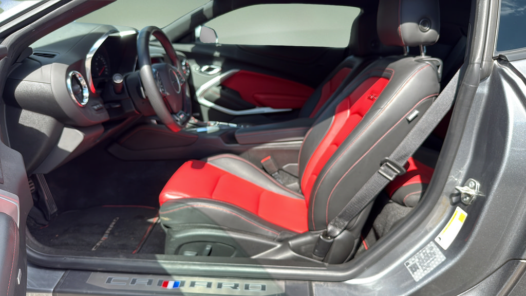 Used 2020 Chevrolet Camaro SS RWD image 12