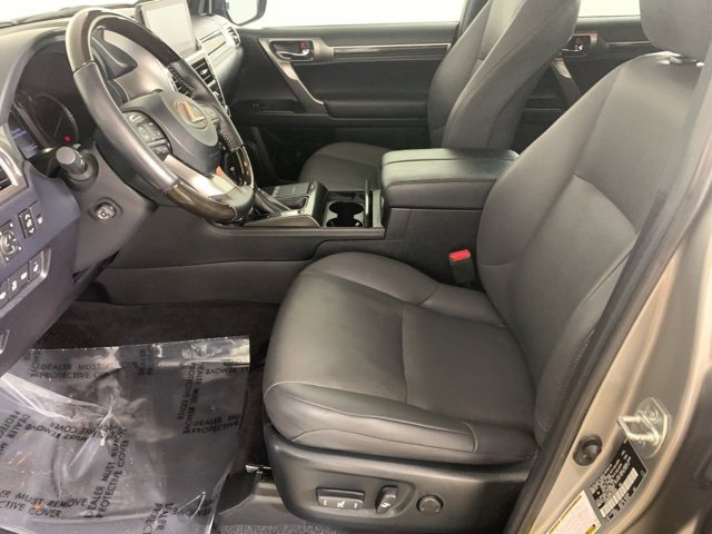 Used 2023 Lexus GX 460 Premium w/ Premium Package image 19