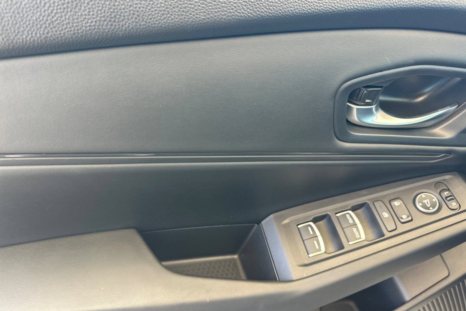 Certified 2025 Honda Accord SE image 11