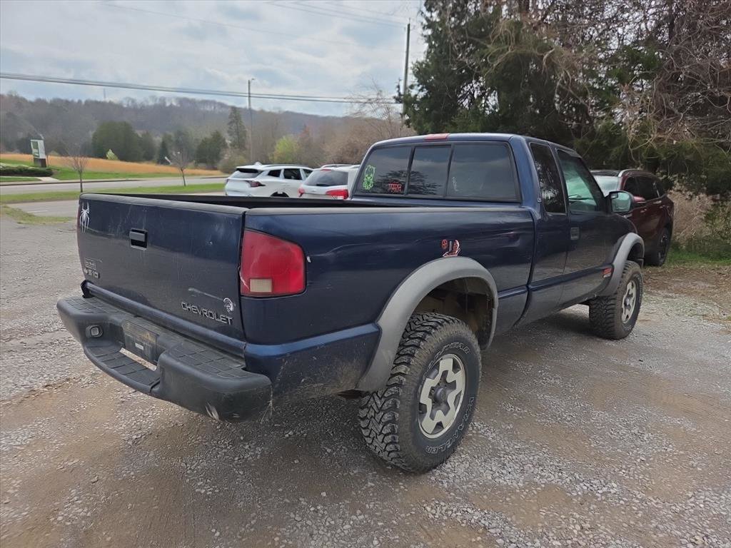 Used 2000 Chevrolet S10 Pickup LS w/ Preferred Equipment Group image 4